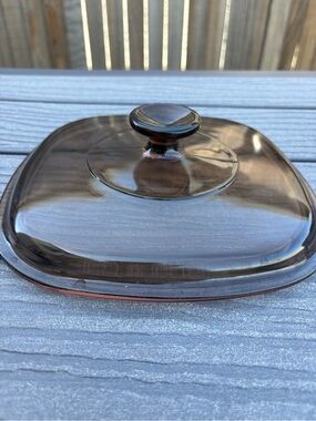 Vintage Pyrex glass Lid fits 2quarts casserole dish
